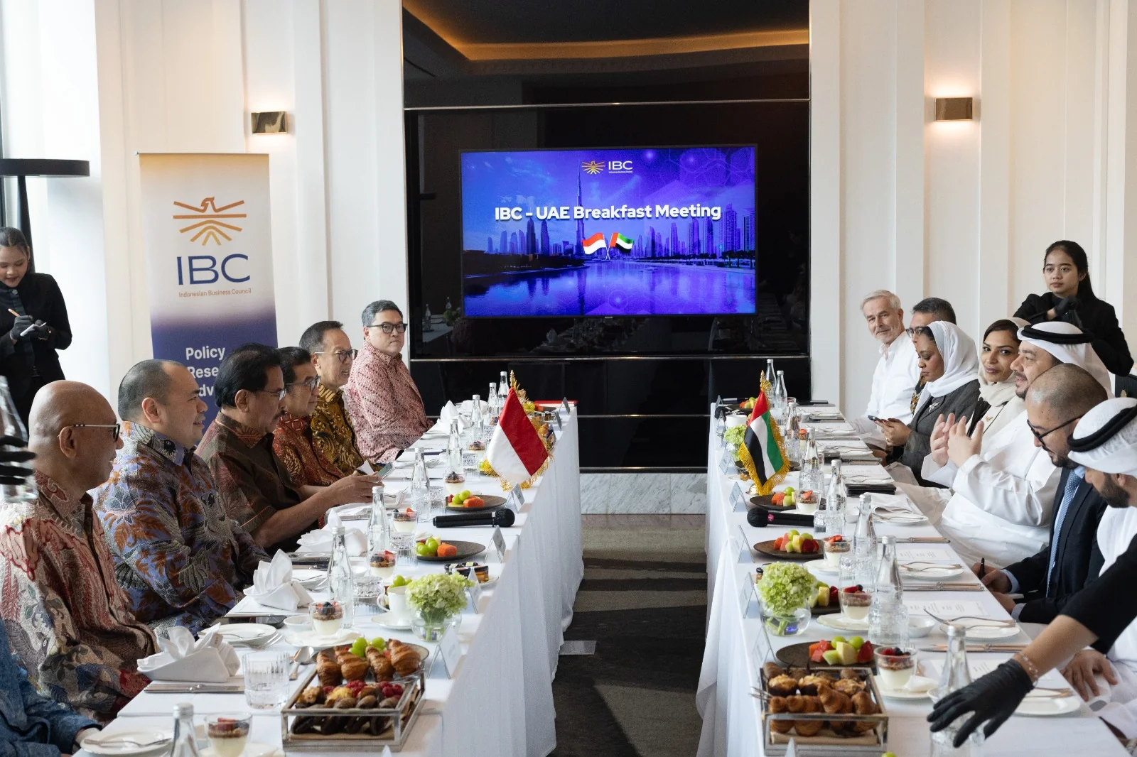 IBC Breakfast Meeting with Minister of Investment of the UAE
